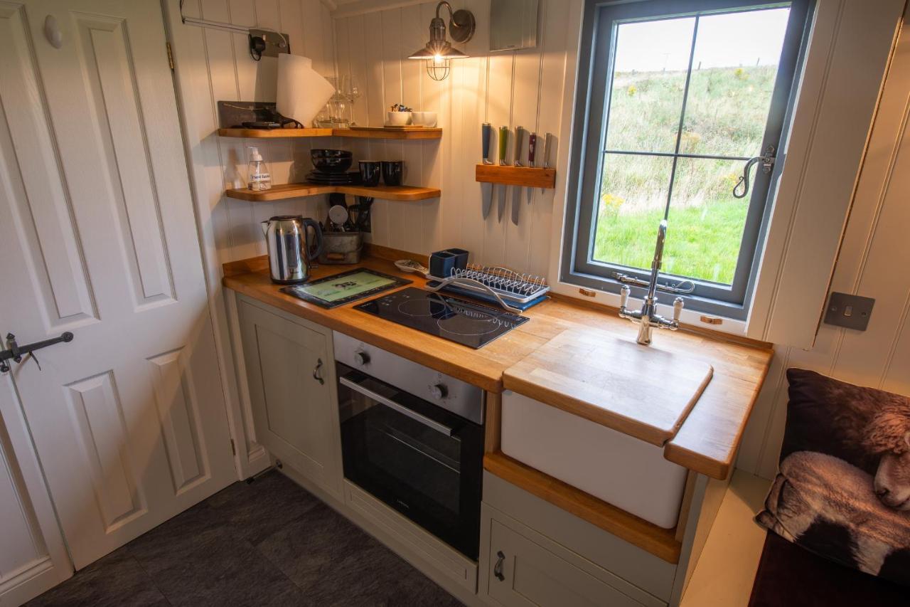 Shepherds Hut Lonmore Extérieur photo